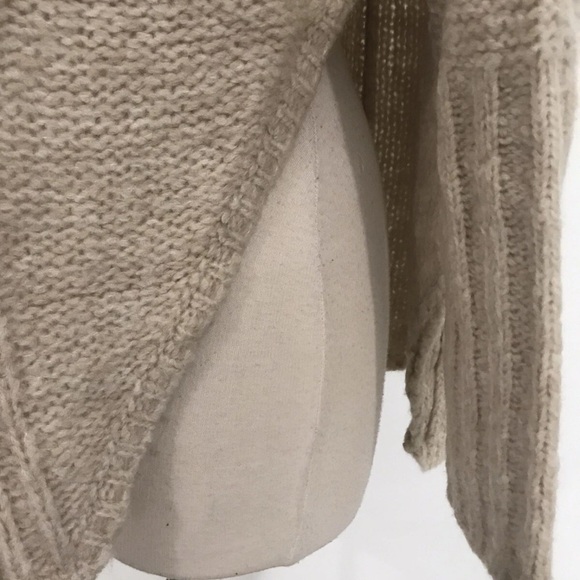 Free People Zip Split Pullover Sweater Size XS/S. Excellent preowned condition - Picture 4 of 8